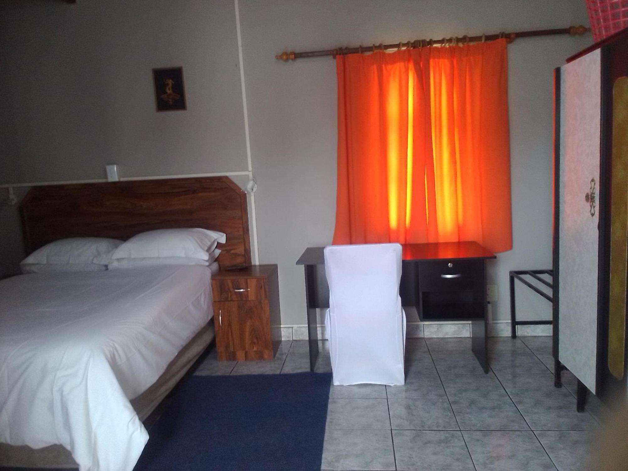 Feathers Inn Guest House 월브스베이 외부 사진